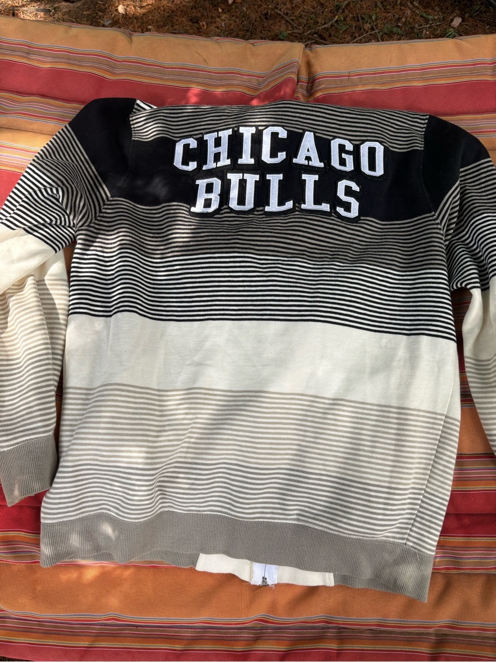 Unk Chicago Bulls Striped Crewneck Sweater - Black & Cream
